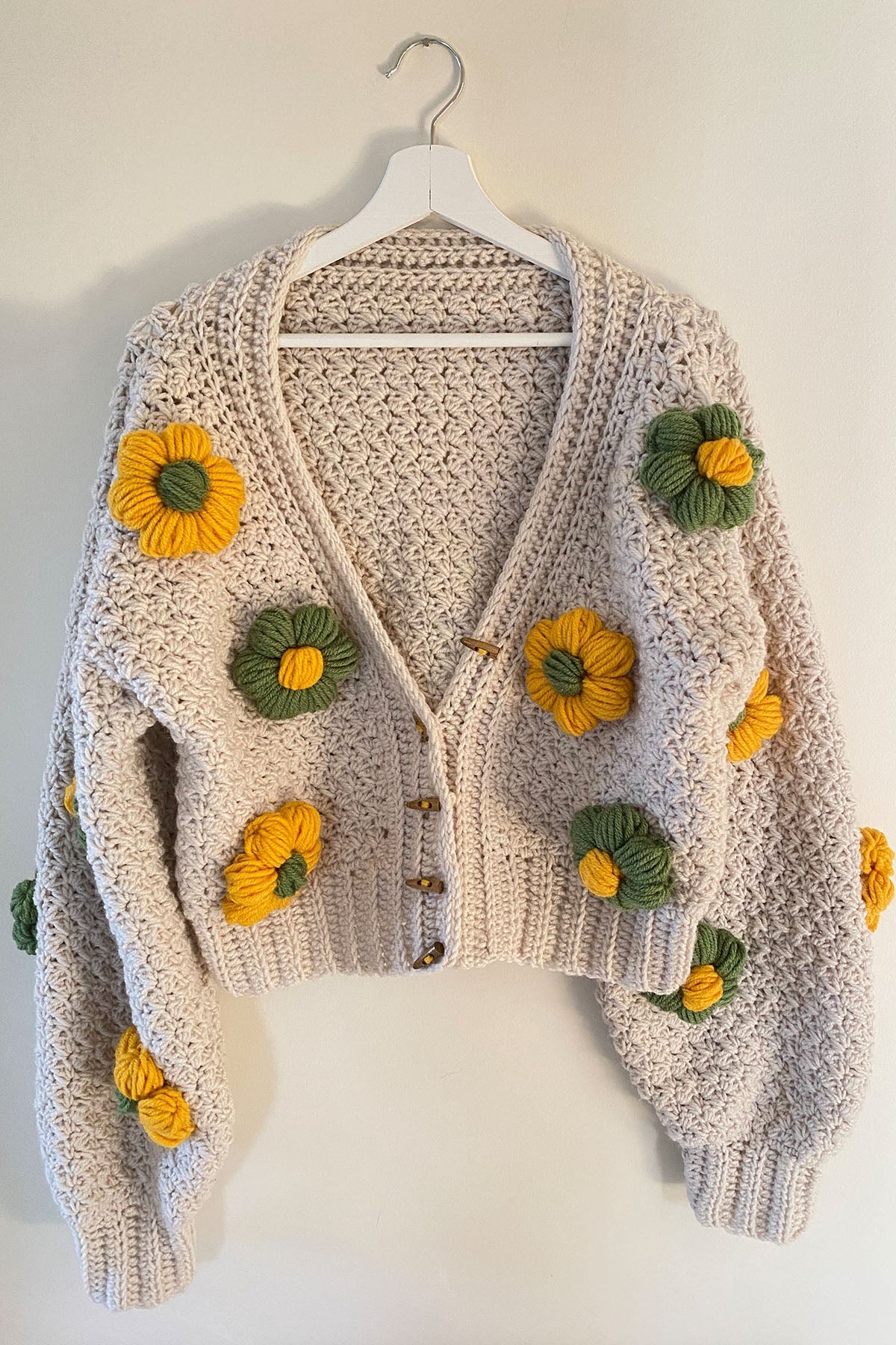 3D Daisy Beige Cardigan